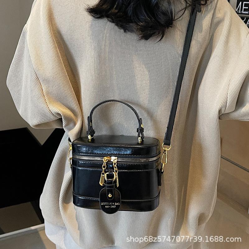 Fashion super hot small bag women 2025 new high-end versatile messenger bag spring and summer fashion portable box bag