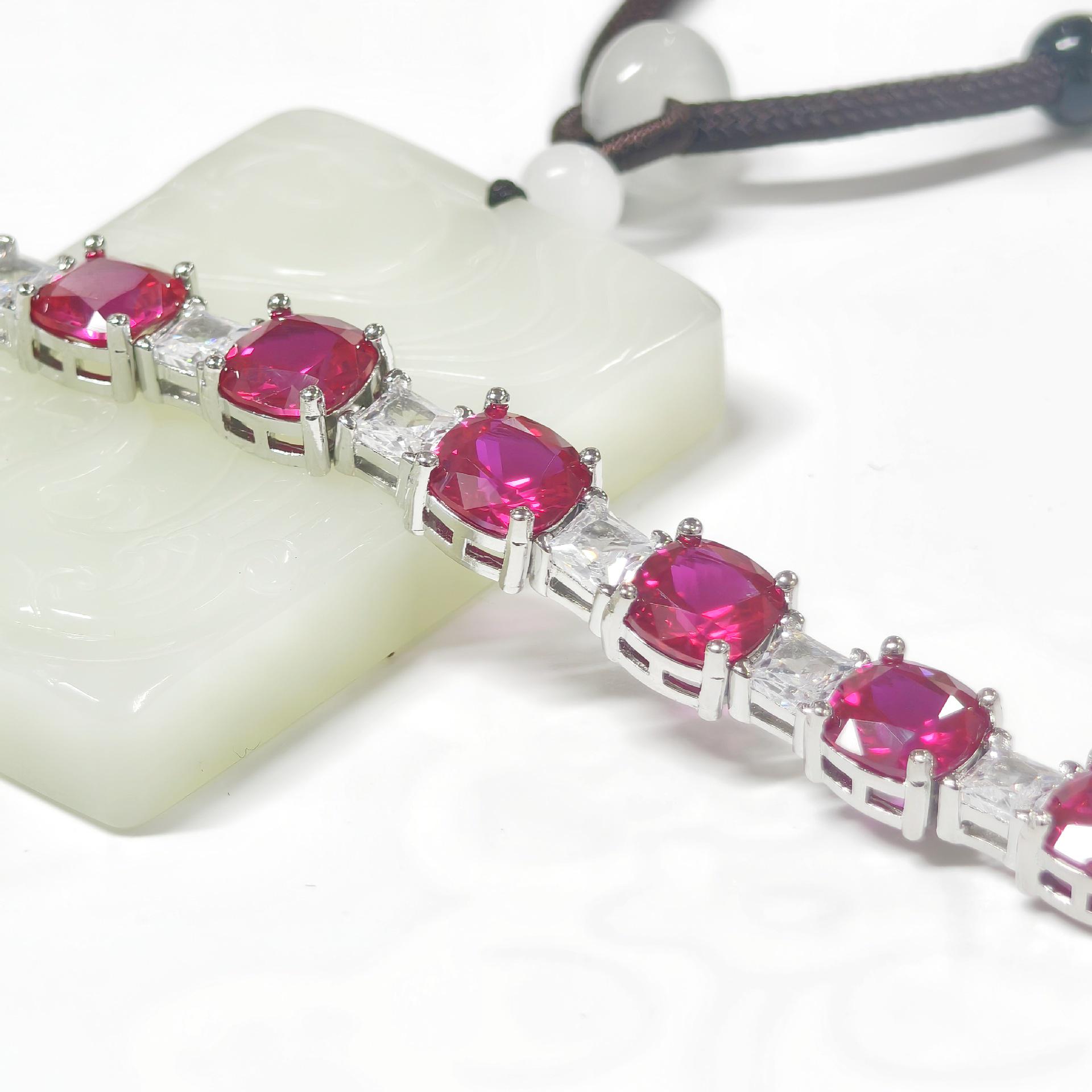 Gesen Zircon-Inlaid Bracelet with Elegant Round Gemstones