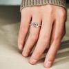 CAOSHI Schicker Modischer Silberfarbener Fingerring Damen Täglich Tragbarer Schmuck mit Glänzendem Zirkonia Trendiges Vielseitiges Accessoire für Frauen