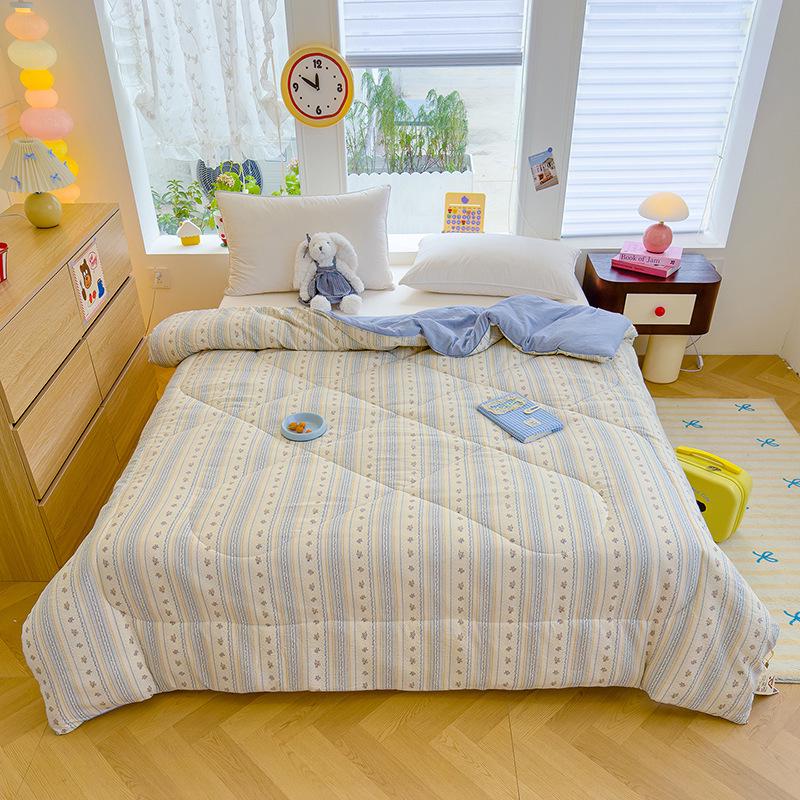 Class A All-Season Antibacterial Cotton Quilt: Winter, Spring, Autumn, and Summer Thin Quilt for Home & Dormitory
