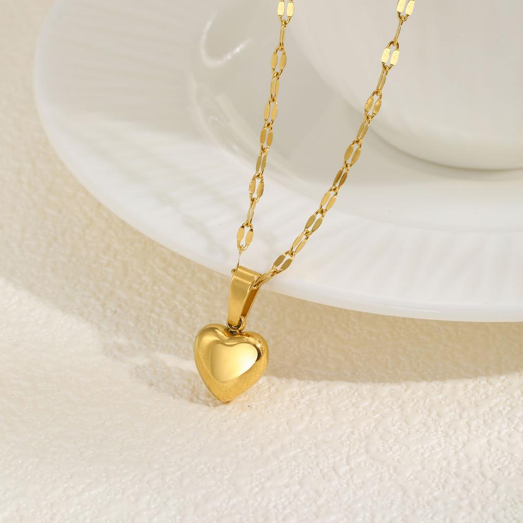 Stainless Steel Heart Pendant Necklaces for Women Heart Shape Clavicle Chain Necklace Trendy Jewelry On Neck Gifts