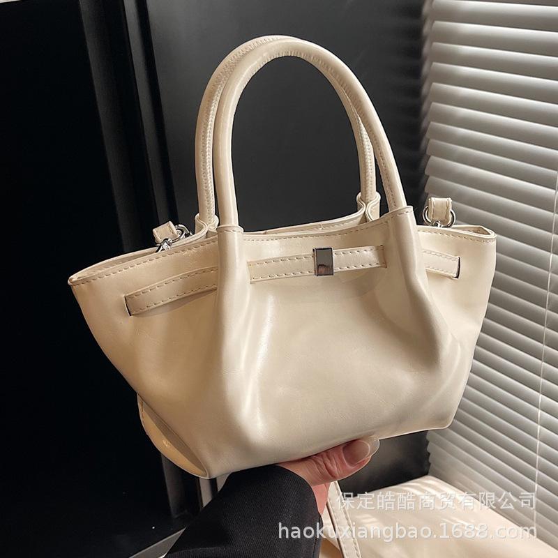 Large-capacity bag women's spring and summer versatile 2025 new casual retro messenger bag simple and popular portable bucket bag