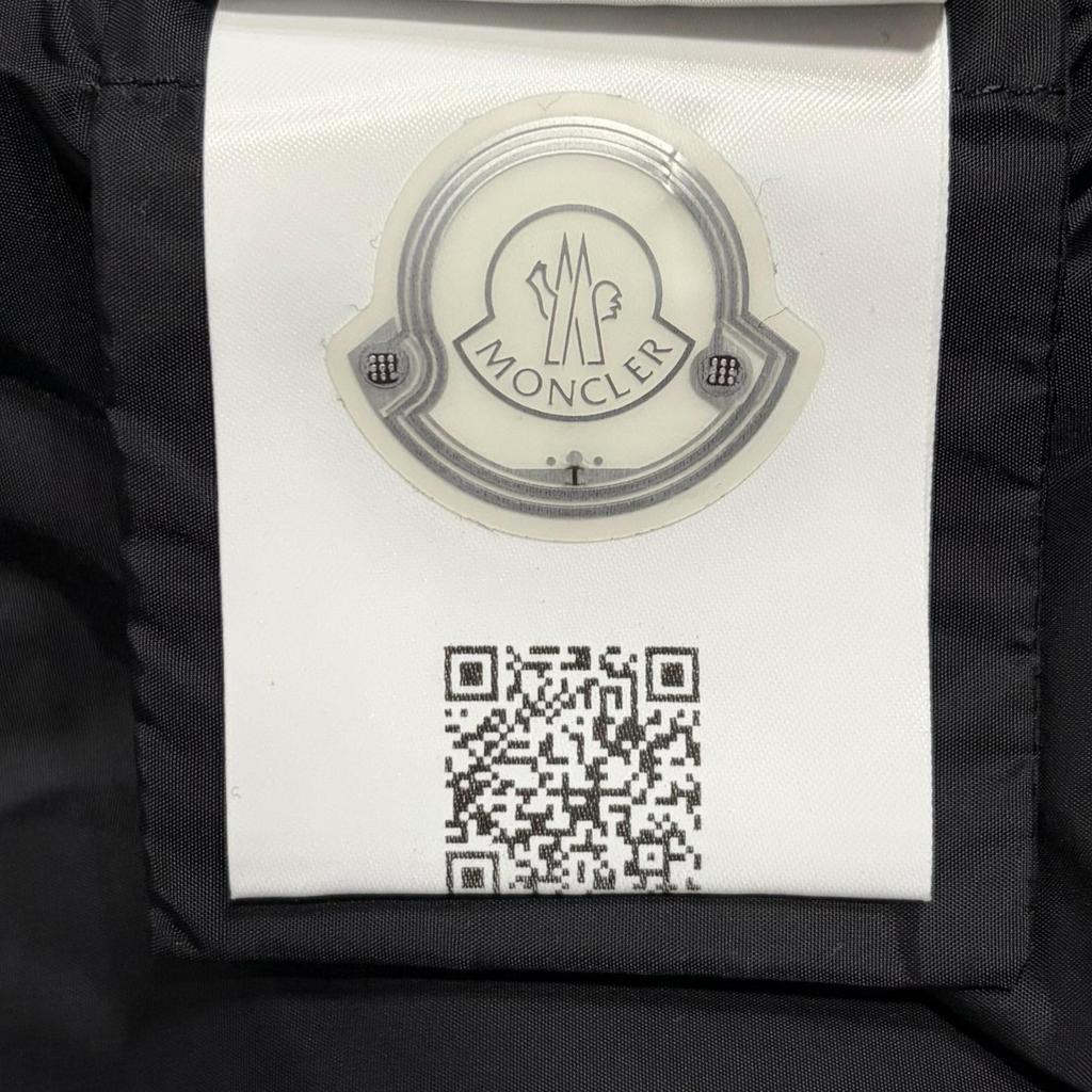 Used MONCLERDown jacket black Nylon mens