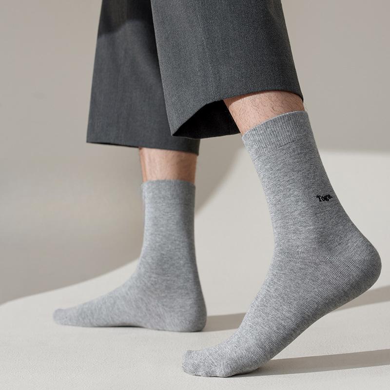 

Men s Autumn and Winter Embroidery Cotton Pure Color Sweat Absorbing Antibacterial Deodorant Socks 1 pair білий