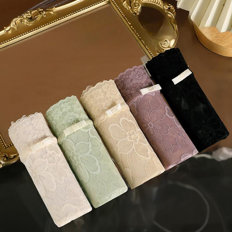 Dámské krajkové kalhotky Prodyšný antibakteriální bavlněný klínek Sexy středně vysoký pas Květinové spodní prádlo Kalhotky