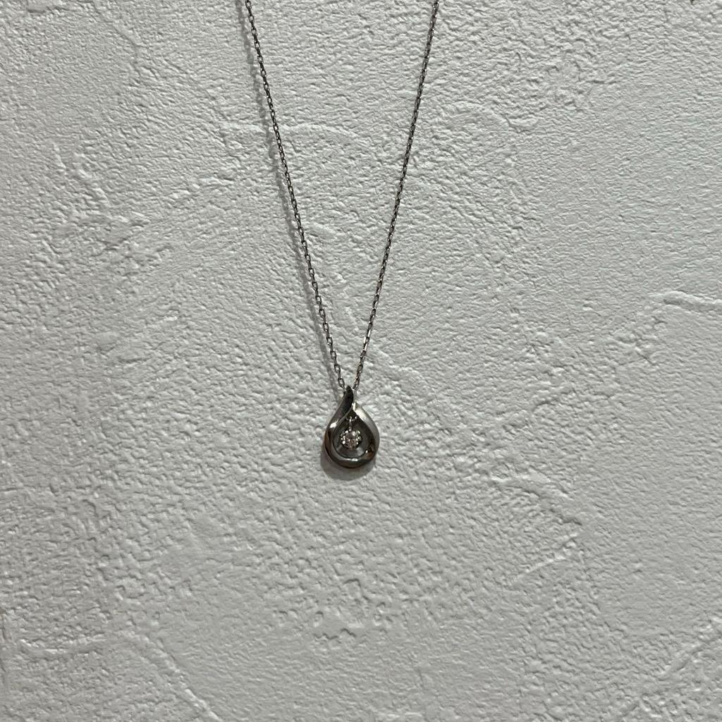 Used silver necklace drop shape
