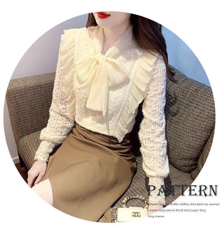 Korean Style Women's Long Sleeve Lace Base Layer - Elegant Velvet-Lined Winter 2025 Top