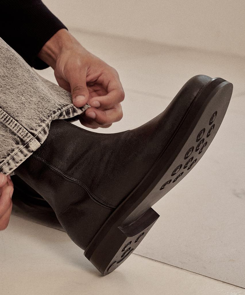 Firenze Atelier [Vibram] Nobo_Bold Shape Hidden Zip-Up Boots 3500 [Crack Black]