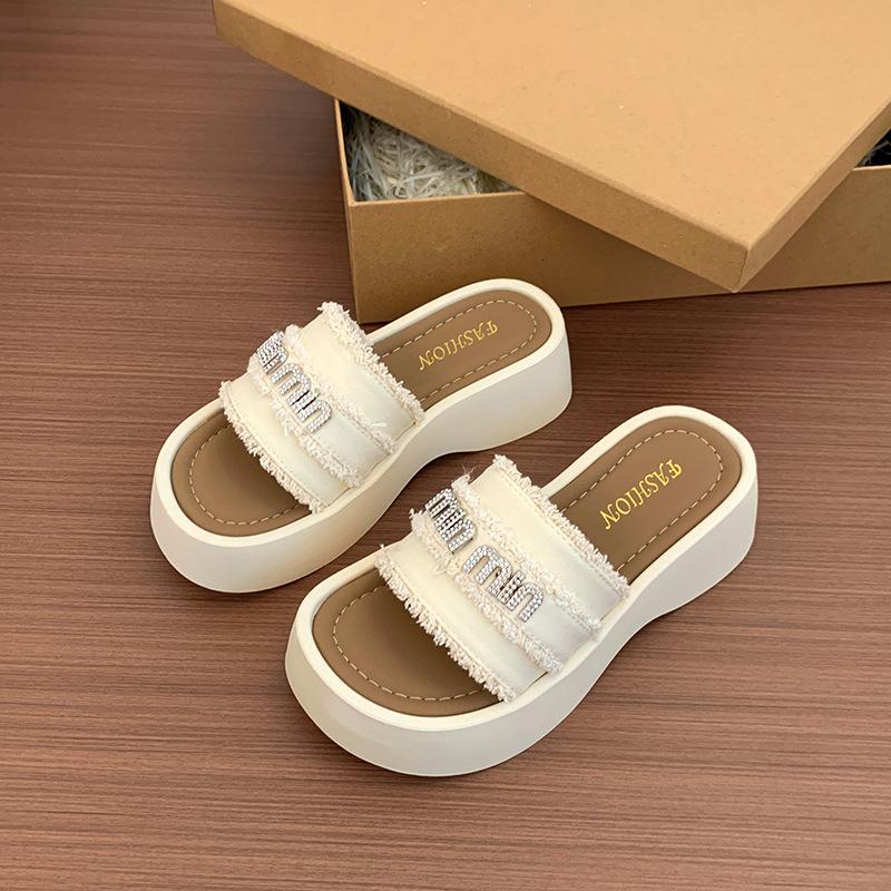 

Крутые шлепанцы на толстой подошве женские тканевые со стразами буквы носить повседневные отпуск пляжные шлепанцы носить шлепанцы 35