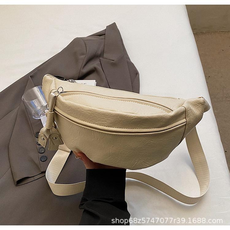 Fashion leisure sports small bag women's 2025 spring and summer new breast bag versatile going out commuting shoulder messenger bag