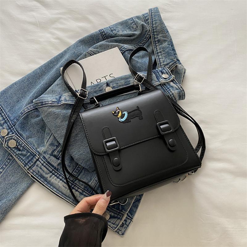 Chic Vintage Shoulder Bag Stylish Commuter Backpack With Unique Design And Soft Pu Material