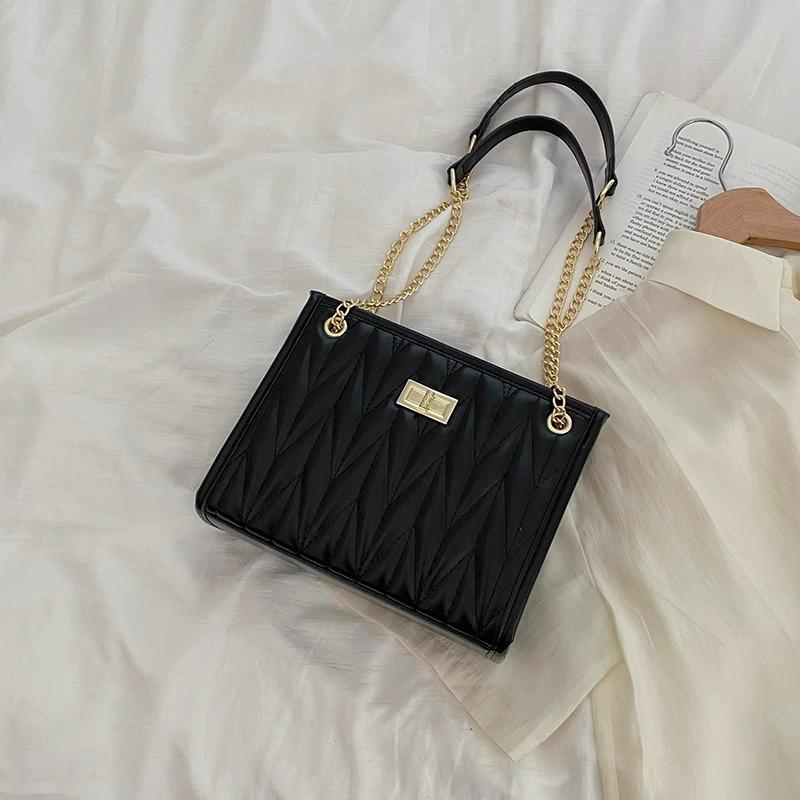 Premium texture bag summer new fashion diamond niche design small square bag commuter chain women s shoulder bag