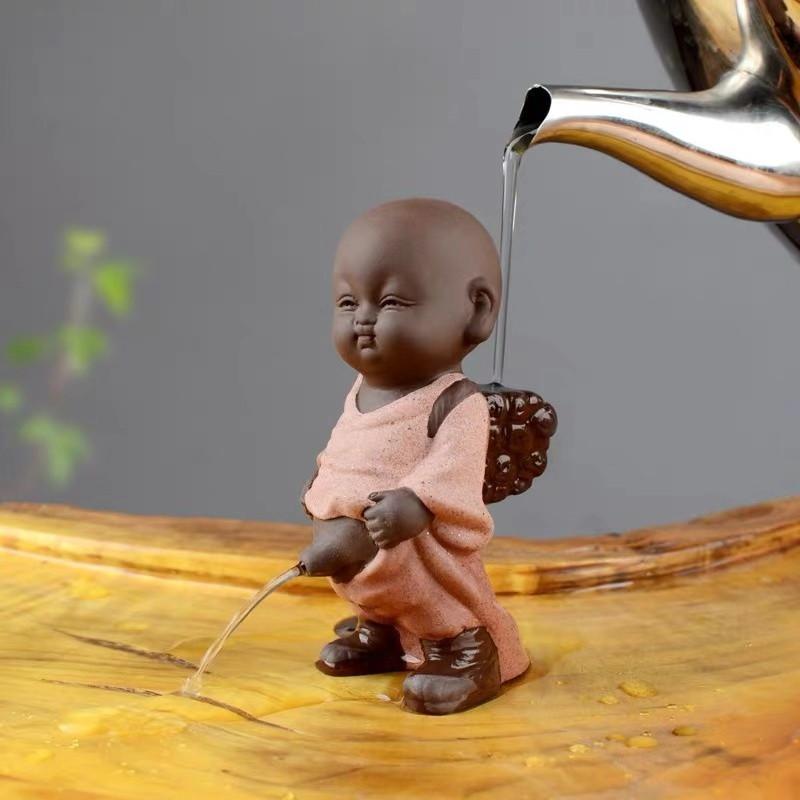 

Purple Clay Tea Pets Ornament Creative Buddha Figurines Little Monk Baby Boy Spray Pee Table Home Decoration Crafts