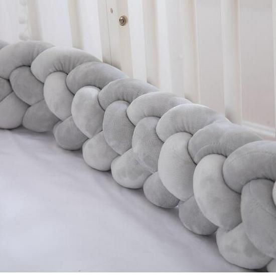 Cojín Nudo Trenzado Danés de Cuatro Hebras – Protector de Cuna Anticolisión para Habitación Infantil