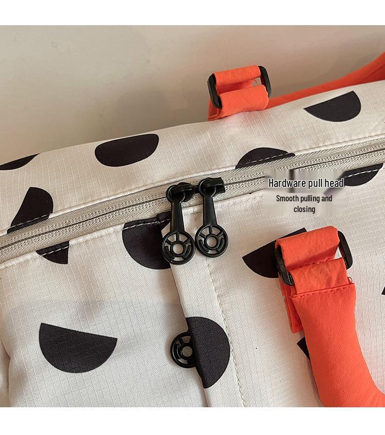 Versatile Large-Capacity Lightweight Travel Bag - Fashionable, Colorful Handbag for Sports and Casual Fitness