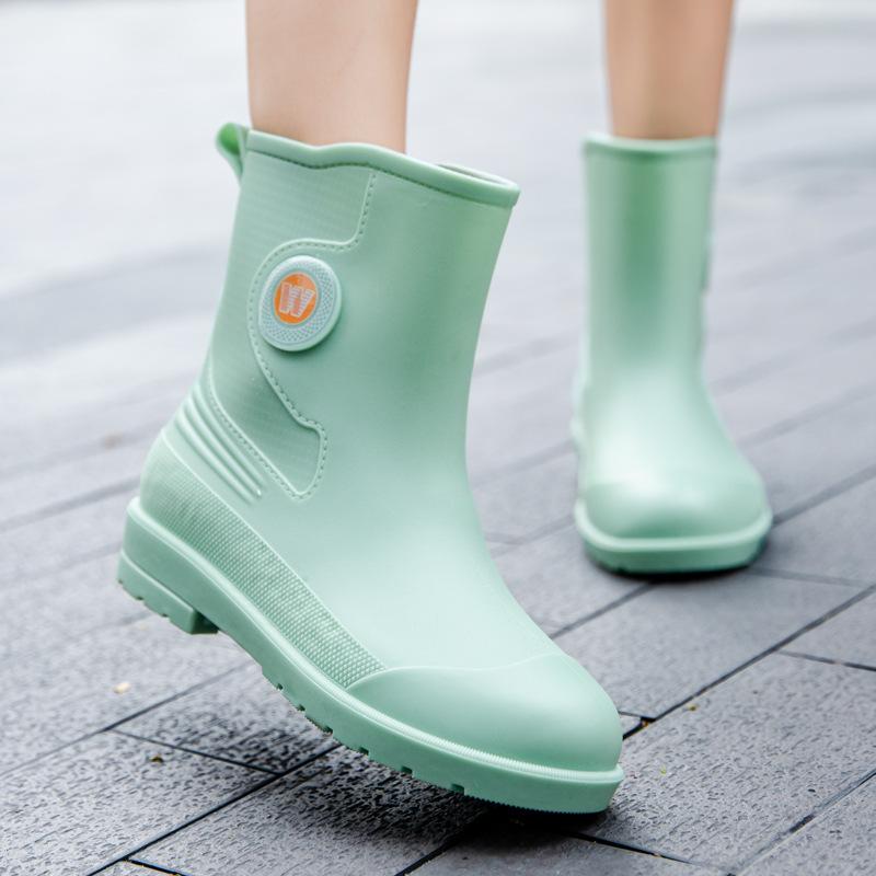 Rain shoes women's new short rubber shoes wear non-slip water boots thick-soled water shoes and velvet rain boots trade