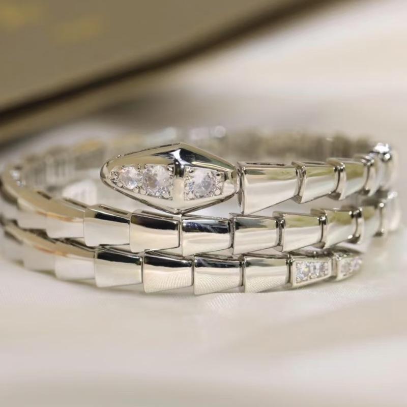 925 Silber CNC Voll Diamant Geister Schlange Armband Leichter Luxus Stil Chalcedon Fritillary Feder Lebender Mund Armband