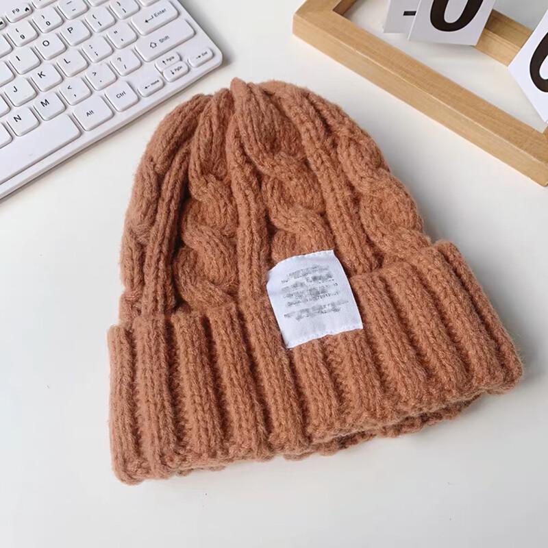 

Теплая вязаная шапка-бини 1