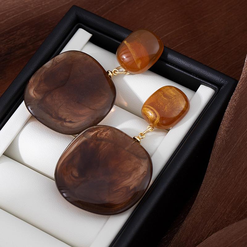 Maillard Brown Streamer Amber Earrings Irregular Earrings Hong Kong Style Coffee Resin Stud Earrings Light Luxury Earrings