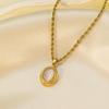 European Retro Black Agate Mother-of-Pearl Clavicle Necklace for Women - Light Luxury High-End Temperament.