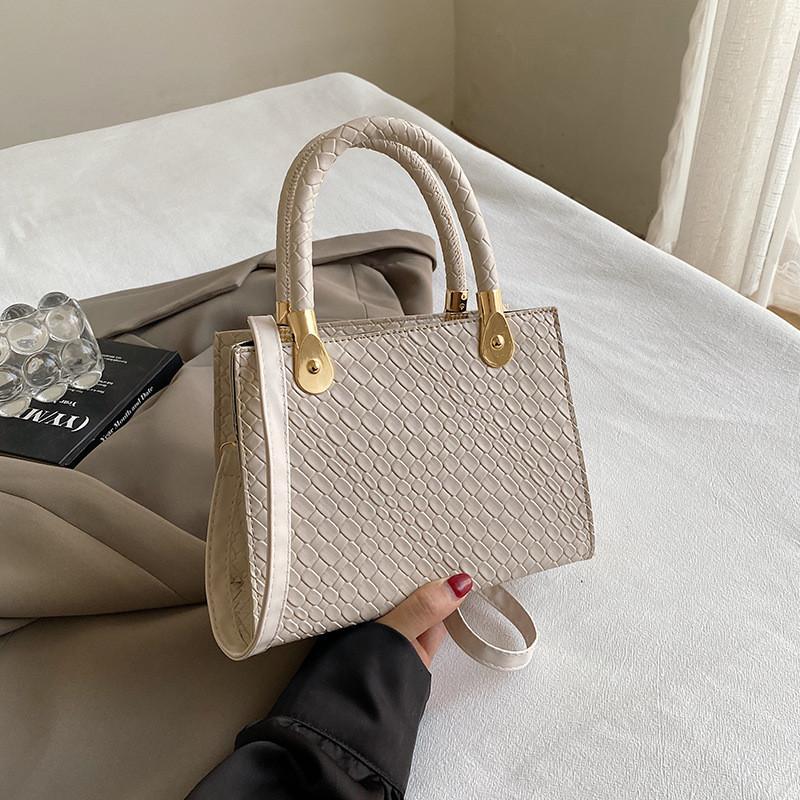 Elegant Medium Sized Square Shoulder Crossbody Bag With Chic Street Style Design