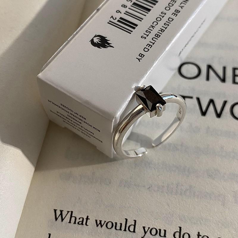 925 Chic Sterling Silver Ring With Sparkly Zirconia Stones For Unique Accessories Womens