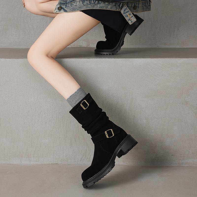 Krazing Pot Fashion Cow Suede Nubuck Winter Round Toe Modern Boots Med Heels Slip on Pleated Style Metal Buckle Mid-calf Boots