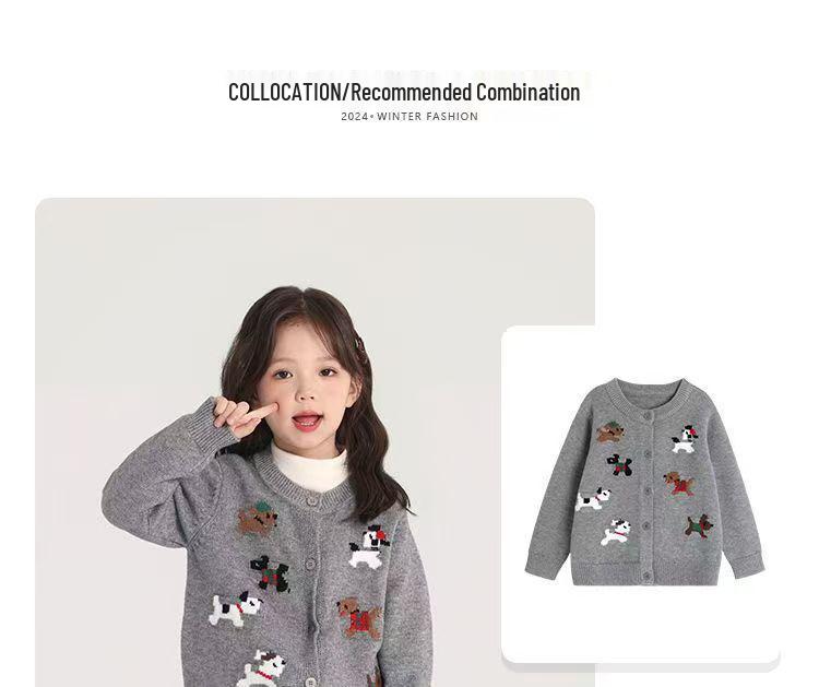 Świąteczny czerwony kardigan dziewczęcy z kreskówkowym motywem świątecznym - jesienny dzianinowy sweter-płaszcz.