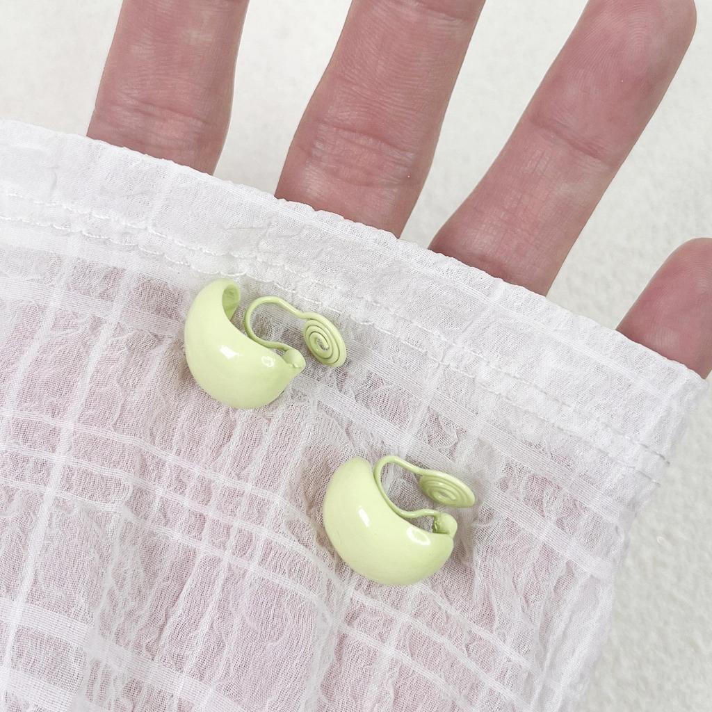 Vintage French Pearl No-Pierce Earrings: Elegant Luxury Clip-ons for Women