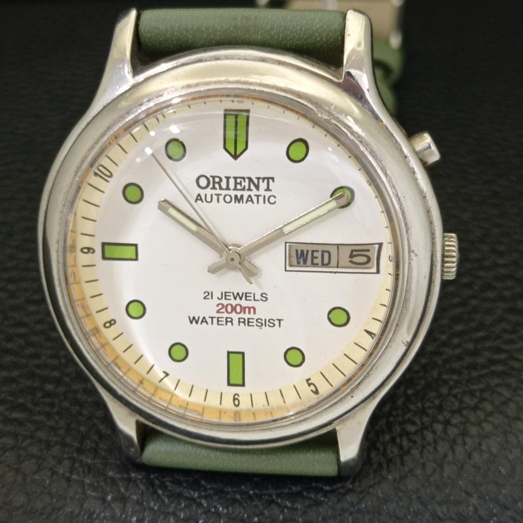 VINTAGE ORIENT AUTOMATIC 46943 JAPAN MENS WHITE COLOR DIAL WATCH a700706-5 R204-a700706