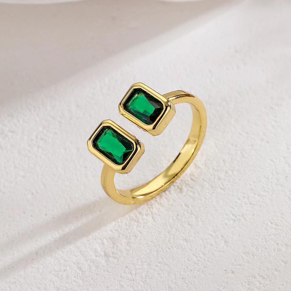High-Grade Retro Green Zircon Ring for Women - European & American Style, Light Luxury, Niche, All-Match Fashion Design.
