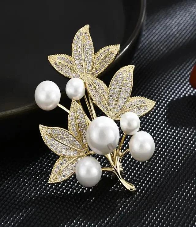 Small Cute Little Girl In Black Dress Nurse Brooches Rhinestone Crystal Brooch Pin Drop Oil Corsage Clothing Coat Jewelry