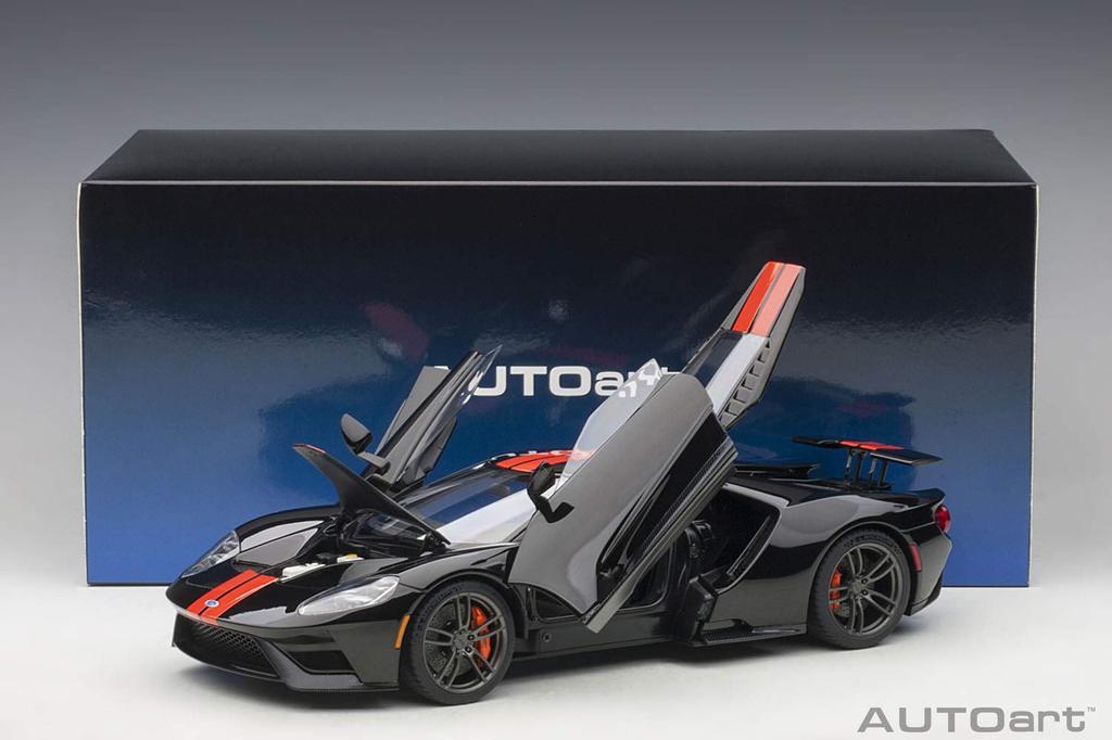 AUTOart Ford GT 2017 Pruhovaný Hotový model 1/18 Černá/Oranžová