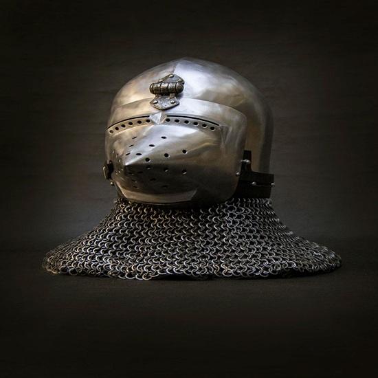 Medieval Pigface Bascinet Helmet with Chainmail Aventail Knight Hounskull Helmet for LARP, SCA Cosplay Gift