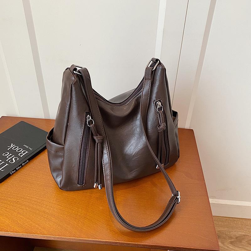 Simple and Fashionable Large-capacity Tote Bag, Retro Casual Shoulder Bag, Commuter Women's Bag