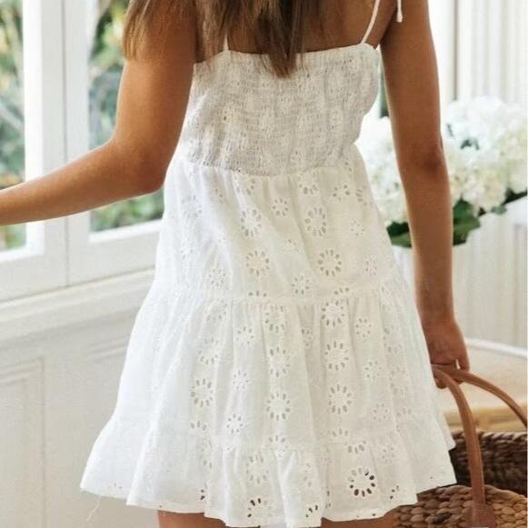 Evropské a americké dámské vyšívané krajkové šaty na ramínka - Sexy krátká sukně s výstřihem do V na jarní/letní prázdniny