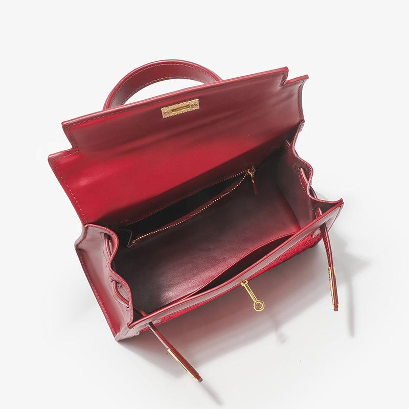 2025 Fall/Winter New Embroidered Kelly Bag, High-end Red Wedding Bag, Bridal Bag, Suitable for Daily Use by Women