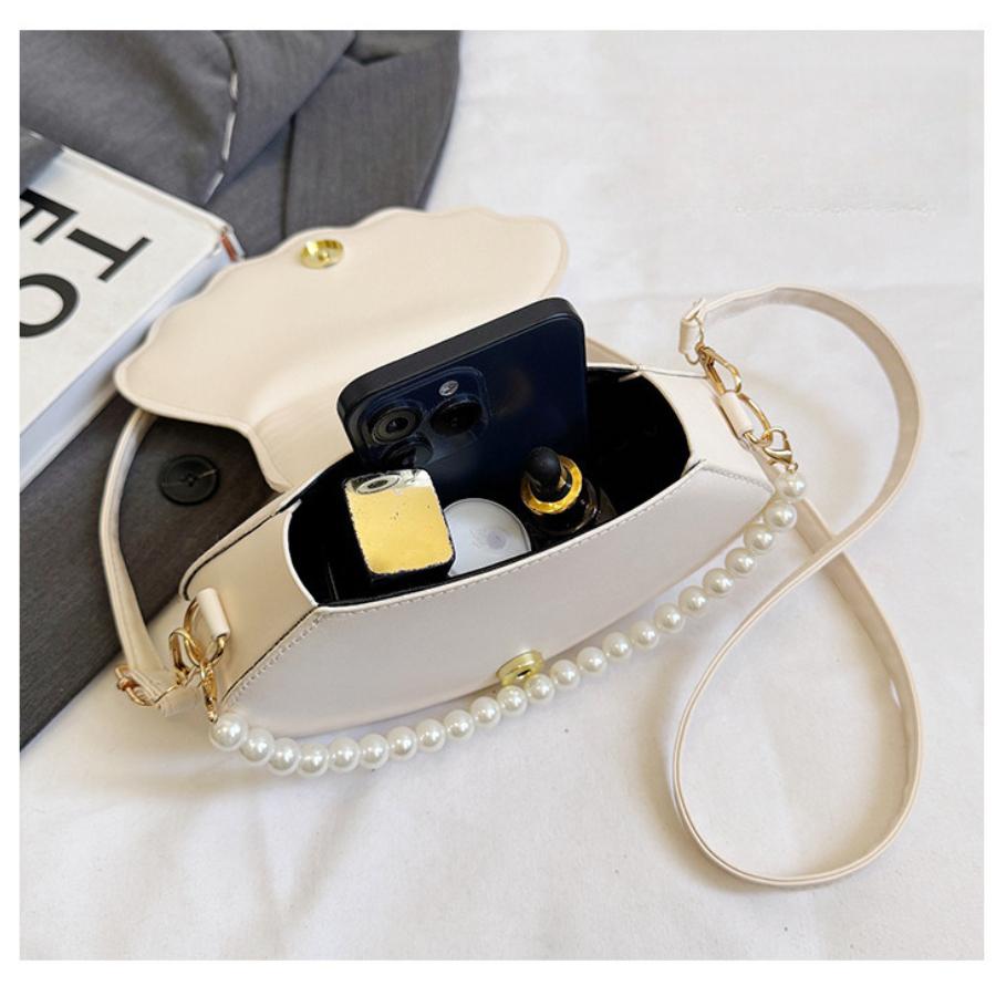 Women's Faux Leather Shell Shaped Shoulder Bag Fashion Pearl Chain Crossbody Mini Purse Trendy Small Handbag