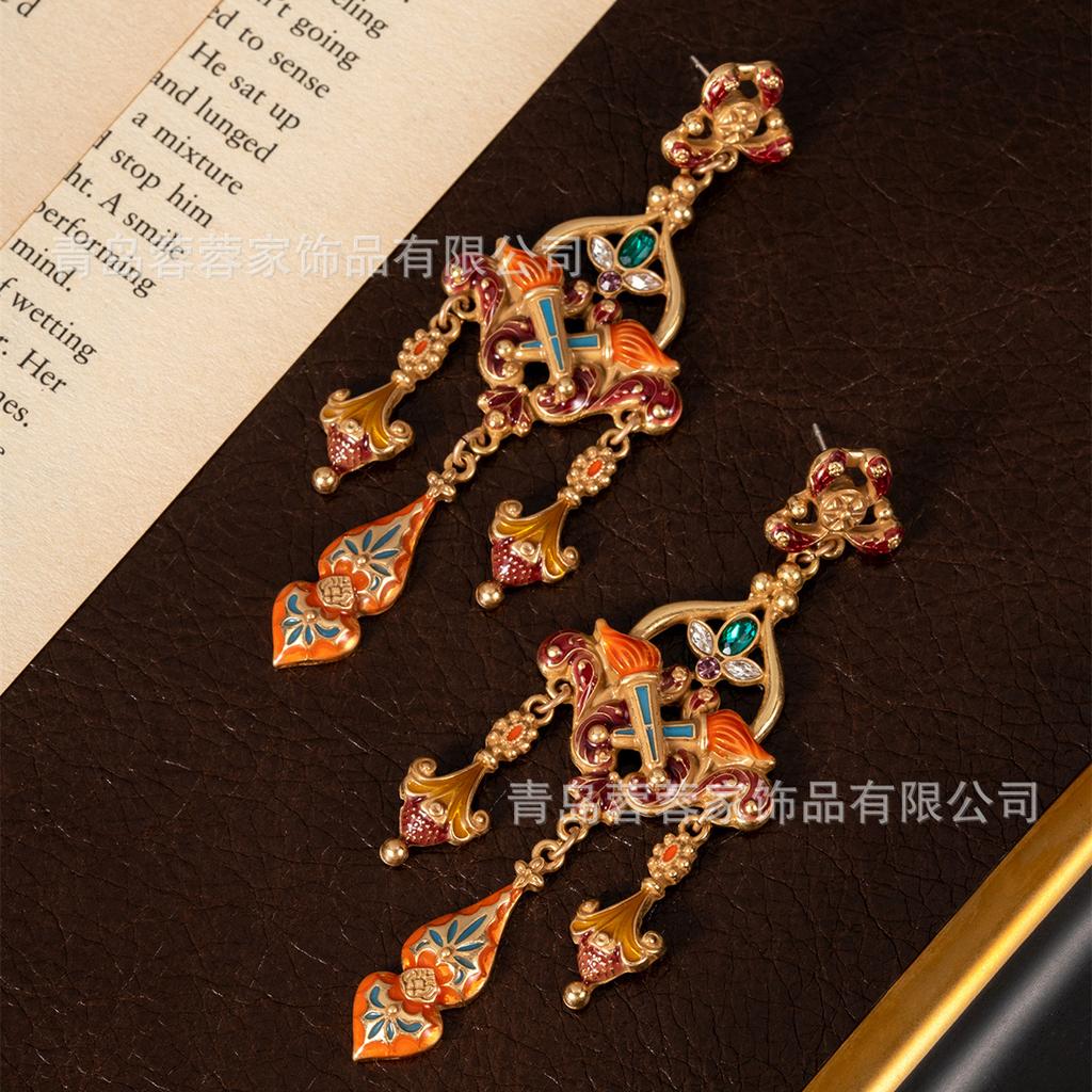 Vintage Court Antique Hollowed Out Glazed Pendant Earrings With A Classical Elegant Temperament