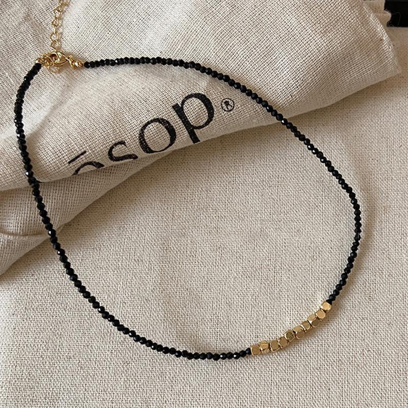 Personality Charm  Black Stone Beaded Heart Pendant Necklace For Women Retro Geometric Block Collar Jewelry Accessories