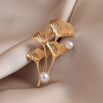Ginkgo Leaf Anti-glare Brooch High-end Light Luxury High-end Women's Coat Corsage Fashionable Alloy Pearl Brooch