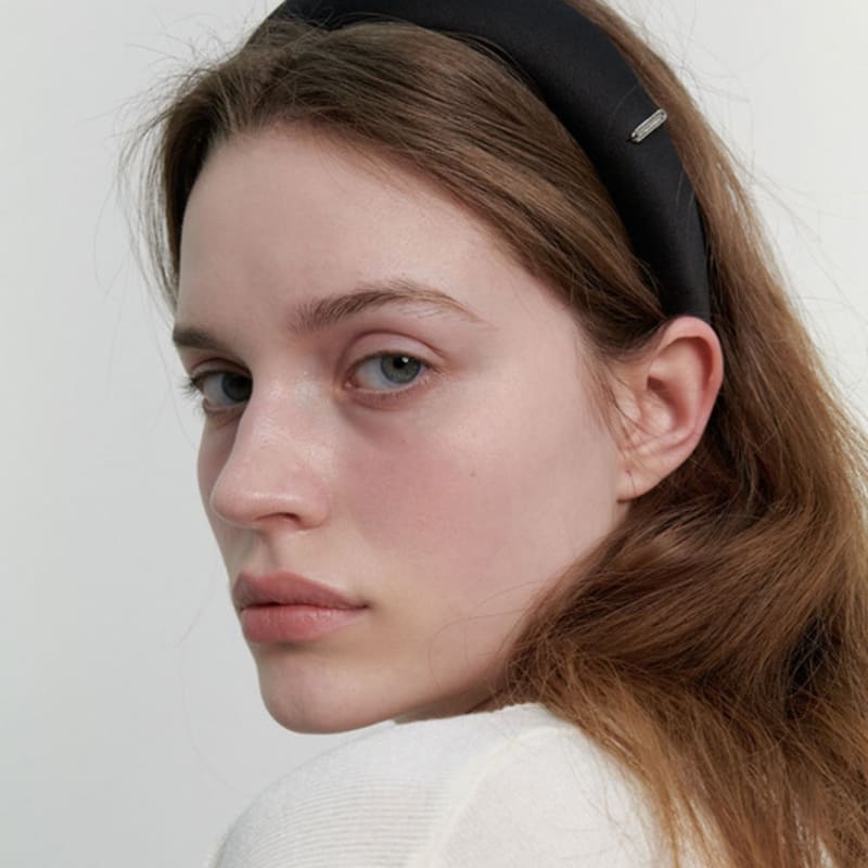 LOVE ME MONSTER Essential Satin Padding Headband L (L241MHA030)