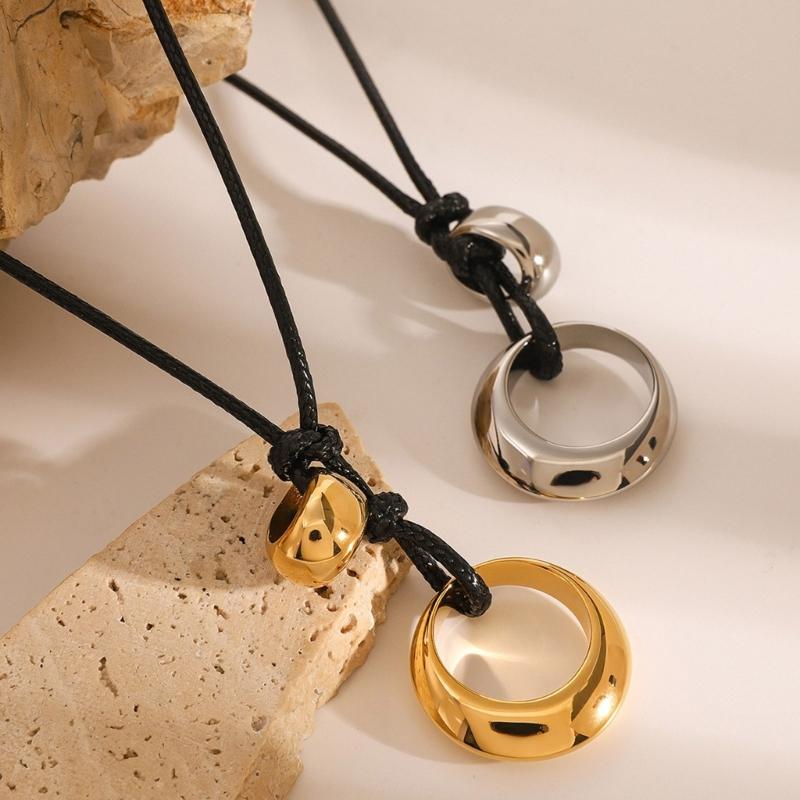 High Quality Alloy Circle Necklace Beautiful Hollow Circle Necklace Unique Neck Chain Enhancing Everyday Elegances