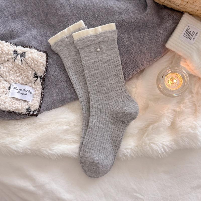 Fall/Winter Cashmere Socks for Ladies - Double Round Collar Contrasting Color Mid-Calf Socks with Pearl Butterfly Knot Embroidery and Layered Design