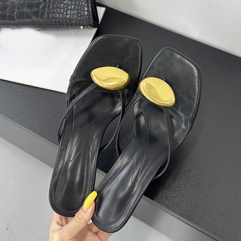 Mode Neu Sommer Mode Metall Damen Niedriger Absatz Hausschuhe Schuhe Strand Weiblich Flip-Flops Sandalen Damen Absatz Hausschuhe Pantoletten Pumps