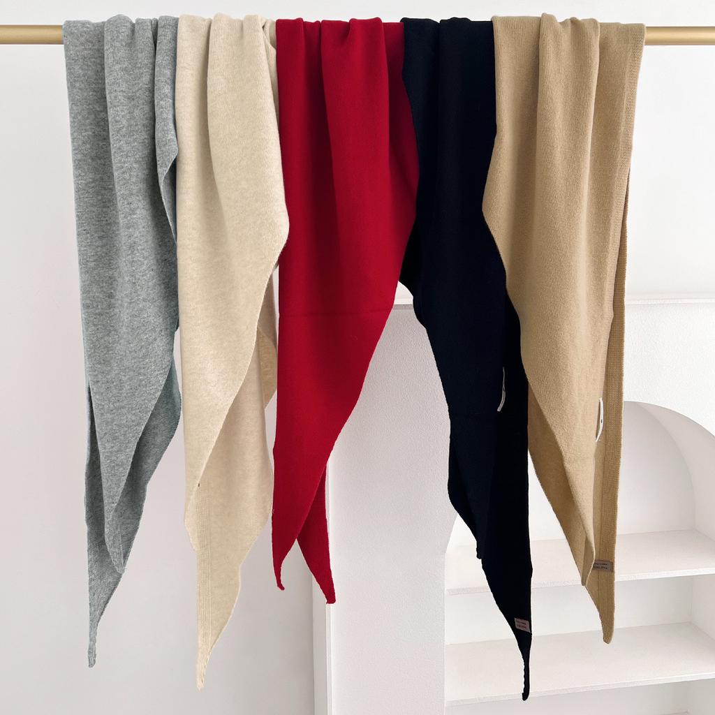 100% Wool Big Size Women Knitted Triangle Scarf Winter Thicken Warm Solid Color Designer Shawls Neckerchief Luxury Wrap Bufanda