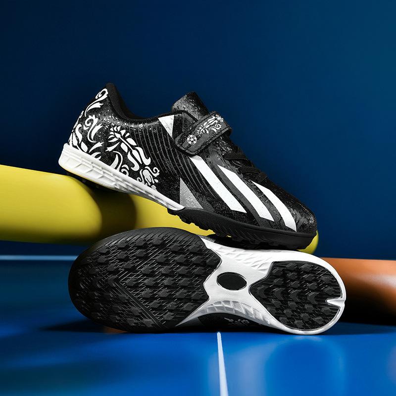 

Новые детские футбольные бутсы на липучке для мальчиков и девочек, кроссовки для учеников начальной школы, бутсы для игры на искусственной траве 30