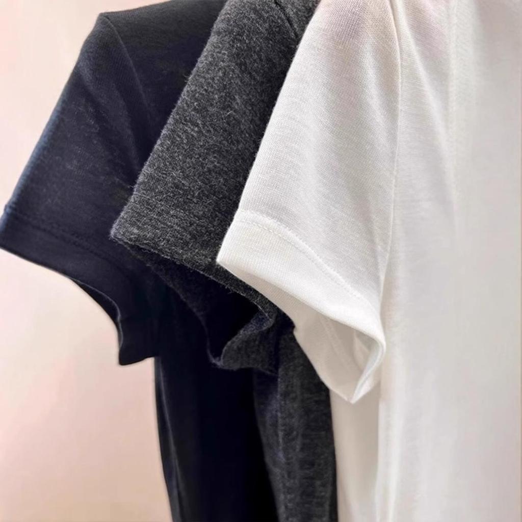 Dámské tričko v korejském stylu jednobarevné s U-výstřihem odhalujícím klíční kosti - Letní kolekce 2025, Sladký a pikantní slim fit, Krátký rukáv