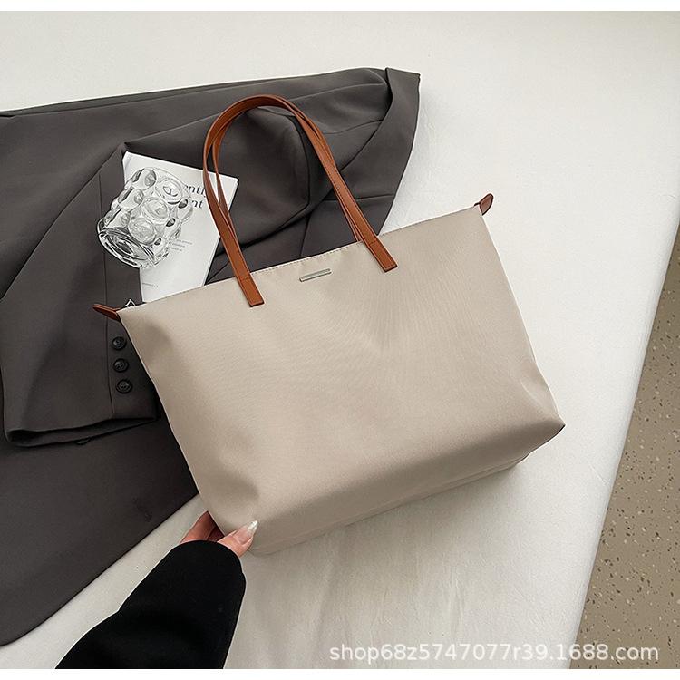 2025 New Fashion One-shoulder Casual Large-capacity Trendy Underarm Bag Women's Tote Bag Sen Meng Hand-held Nylon Cloth In the Middle