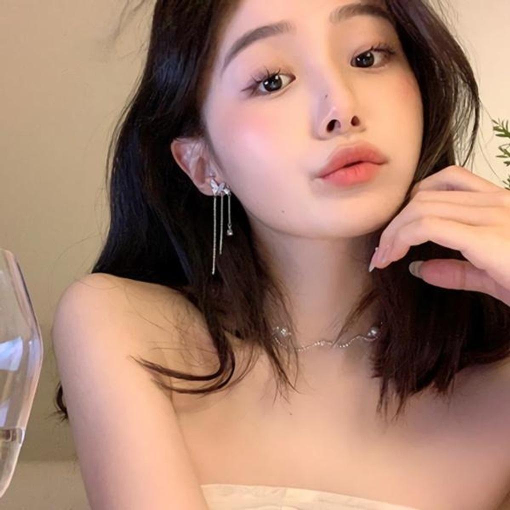 Women's Unbalanced Butterfly Long Drop Earrings